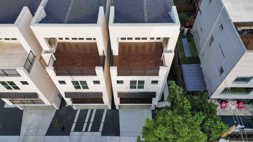 1320 Eberhard Street - Photo 1