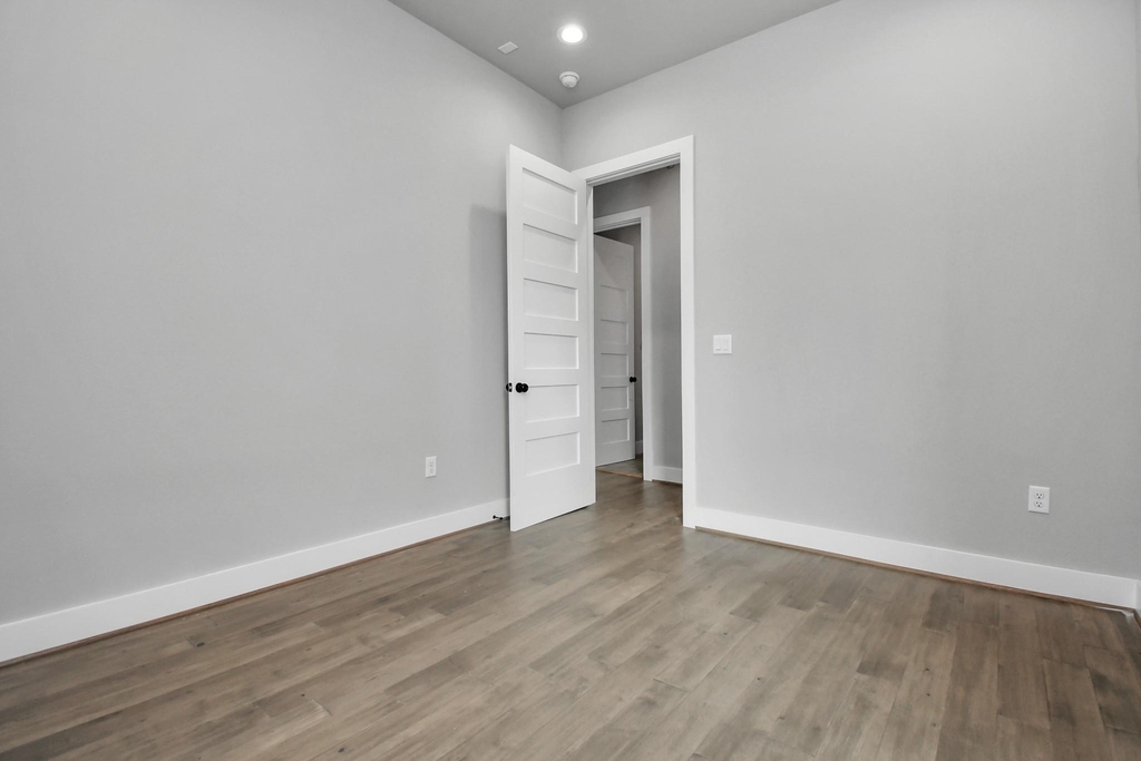 1320 Eberhard Street - Photo 26