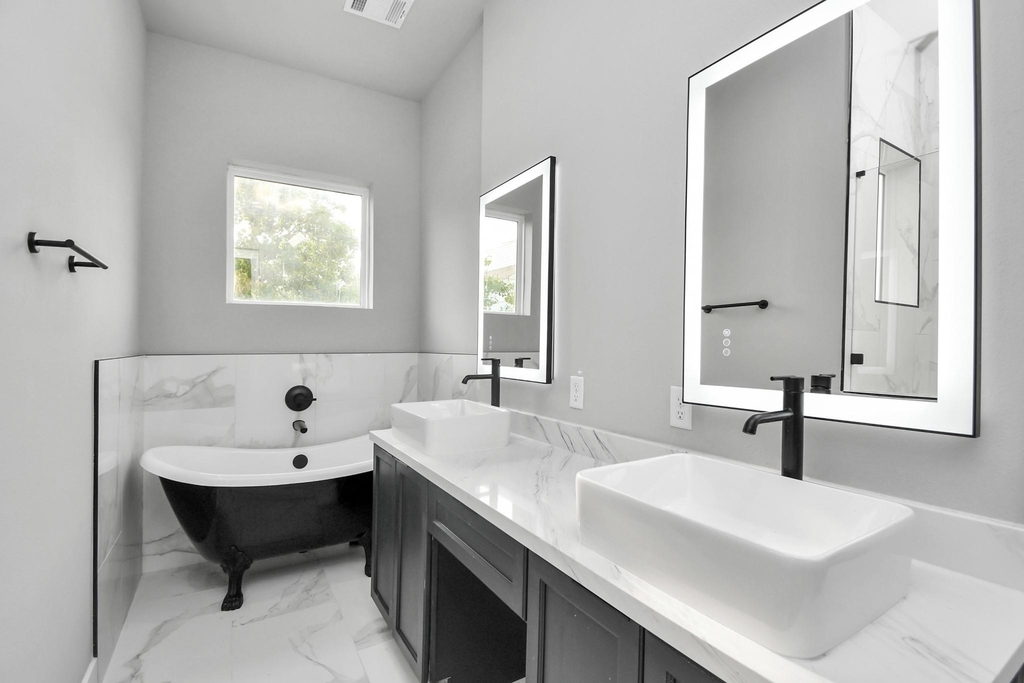 1320 Eberhard Street - Photo 32