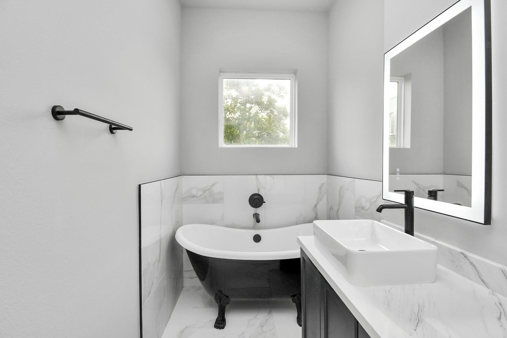 1320 Eberhard Street - Photo 34