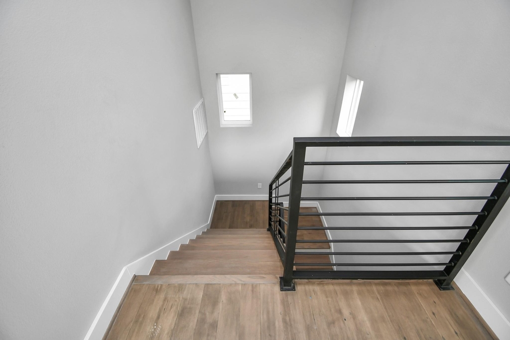 1320 Eberhard Street - Photo 37