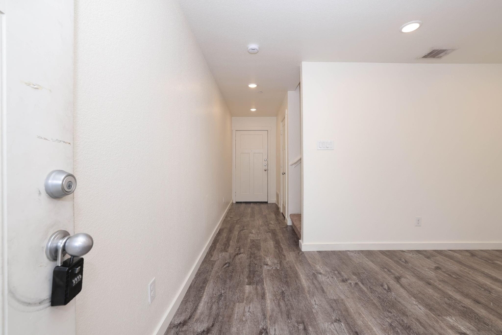 21155 Gosling Road - Photo 3