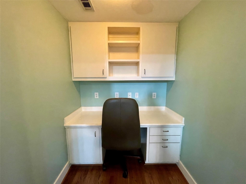 5901 Fairdale Lane - Photo 9