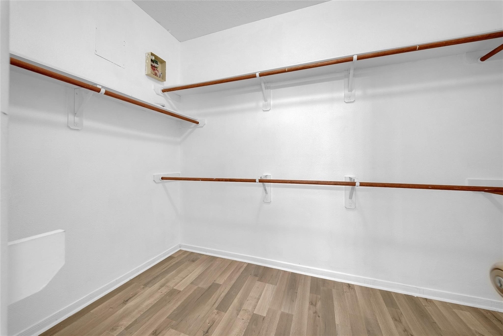 1009 Bay Area Boulevard - Photo 11