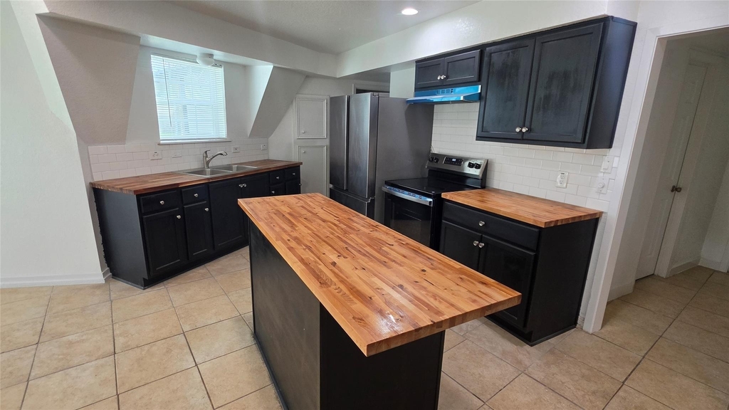 2104 Hedgerose Lane - Photo 9