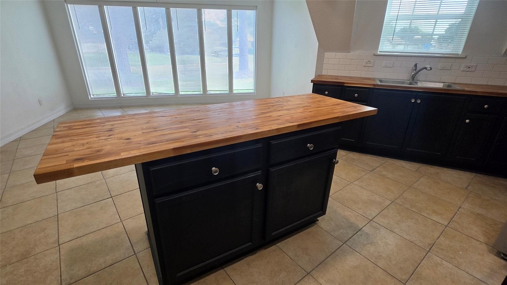 2104 Hedgerose Lane - Photo 11