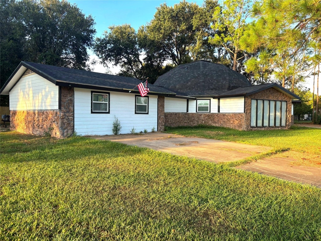 2104 Hedgerose Lane - Photo 2