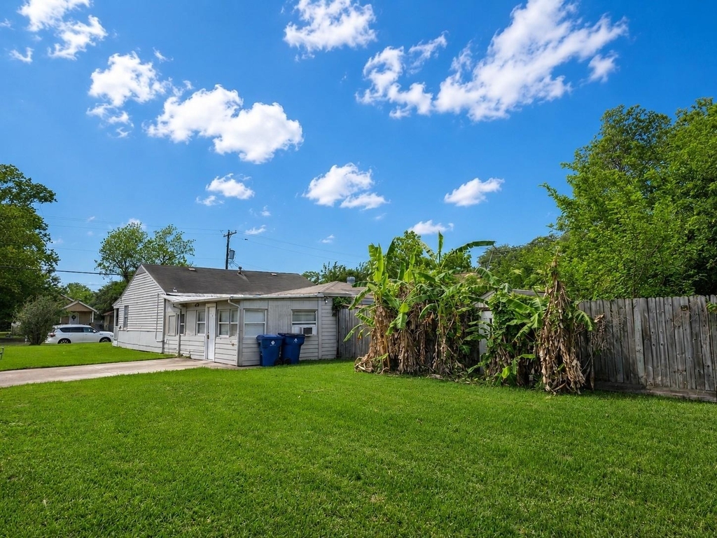 202 N Logan Street - Photo 22