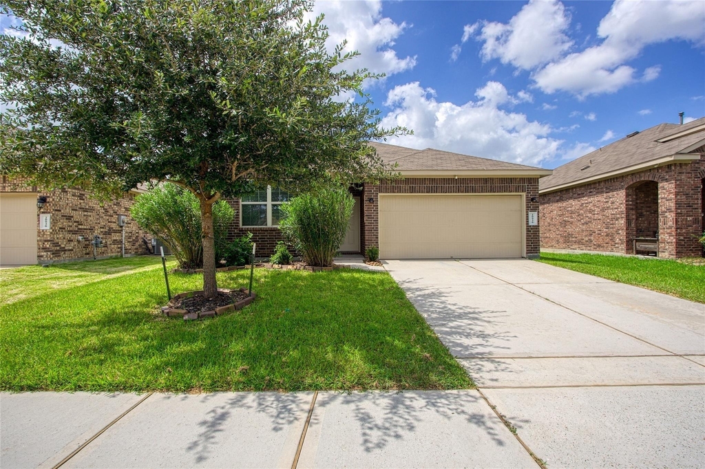 20926 Corisande Street - Photo 2