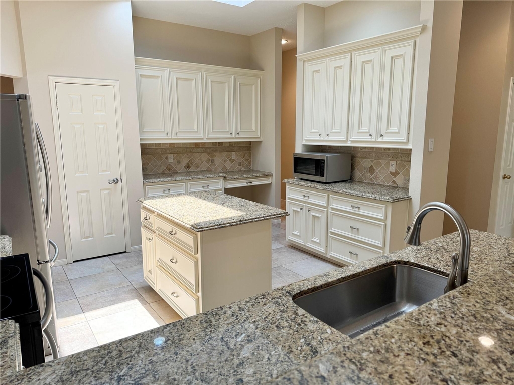 1114 Canyon Heights Court - Photo 5