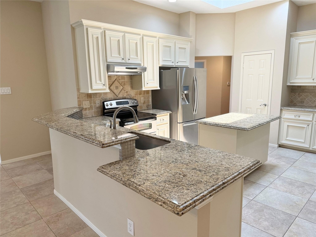 1114 Canyon Heights Court - Photo 3
