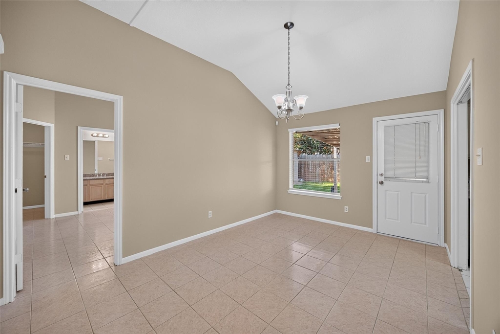 5046 Shadowdale Drive - Photo 8