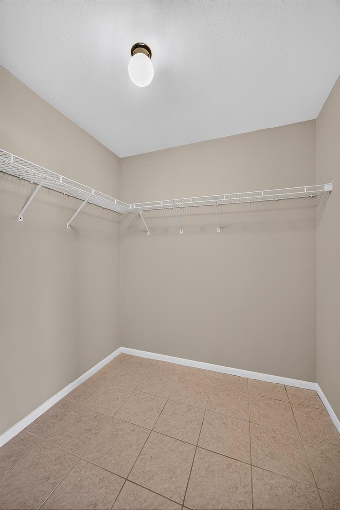 5046 Shadowdale Drive - Photo 15