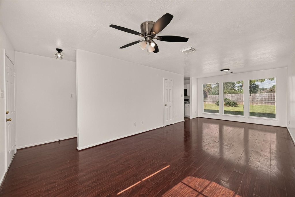 6515 Amberfield Lane - Photo 5