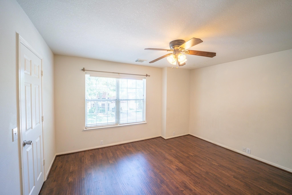 17531 Hoover Gardens Drive - Photo 24