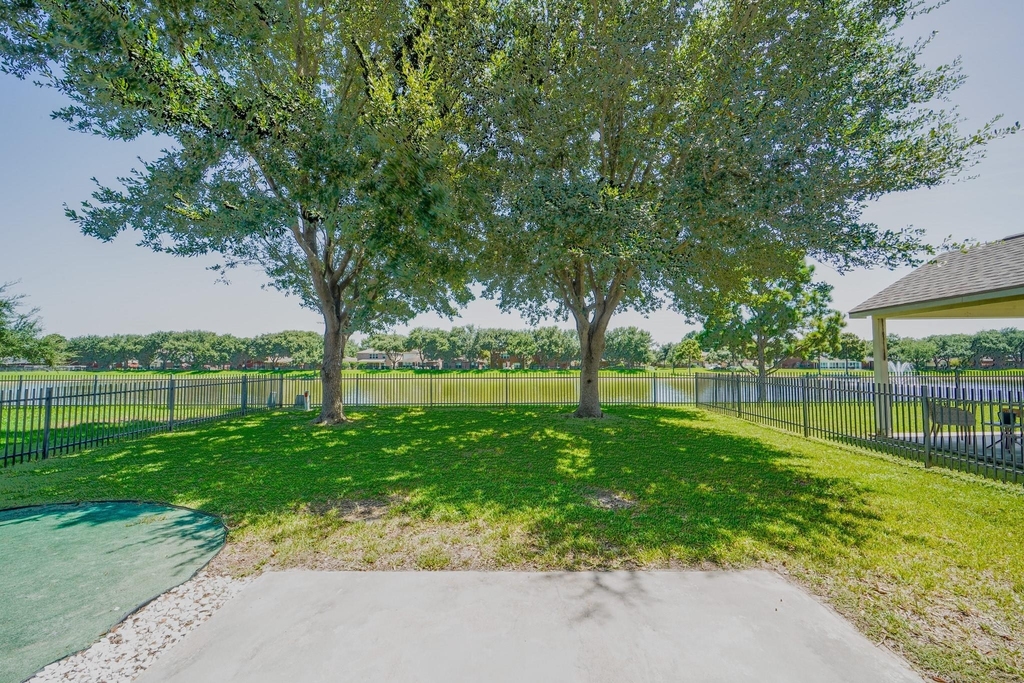 17531 Hoover Gardens Drive - Photo 30