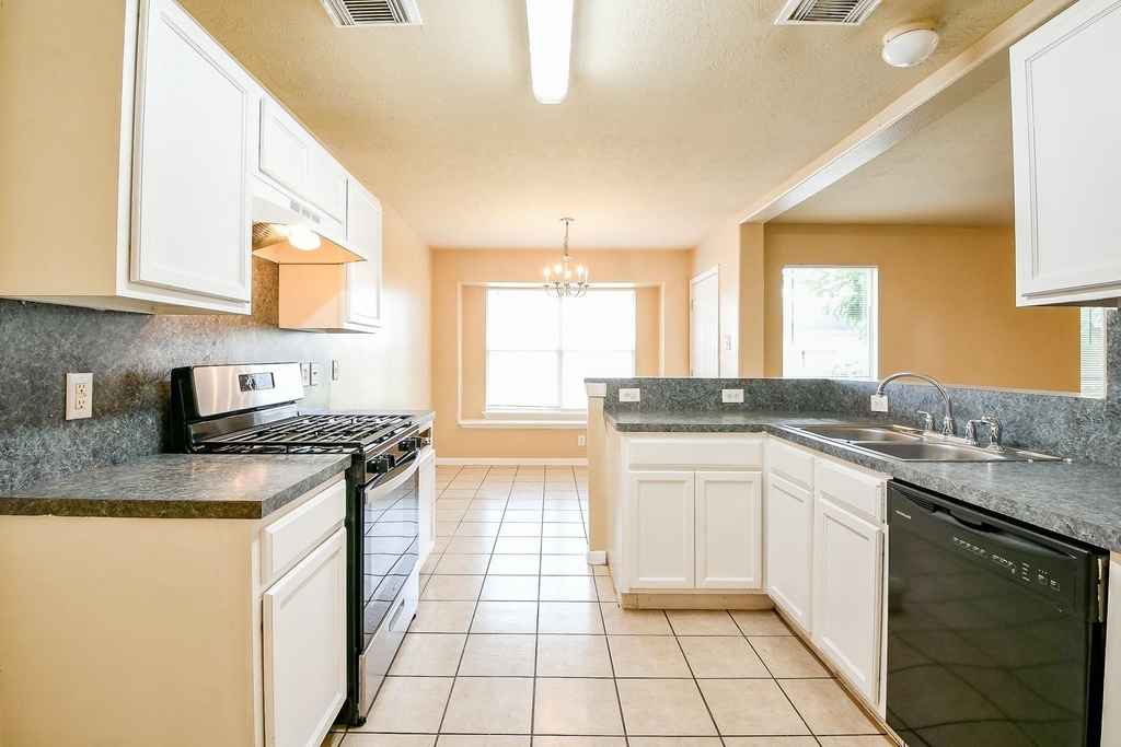 2643 Kiplands Court - Photo 13