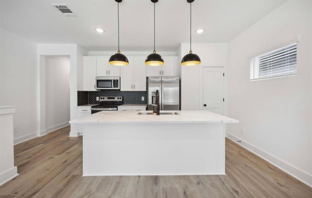 8021 Cora Street - Photo 10