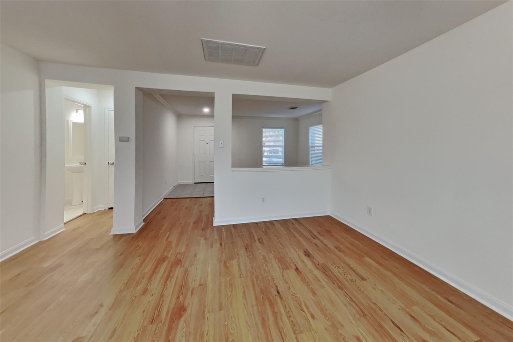 17127 Westminster Village Court - Photo 3