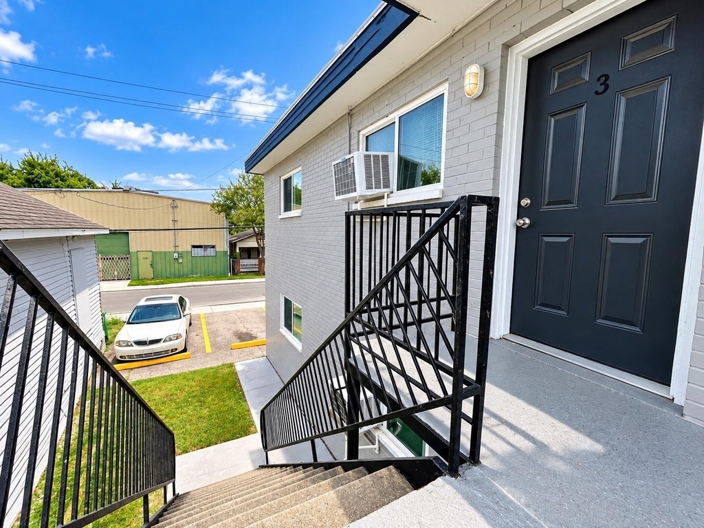 3906 Rotman Street - Photo 1