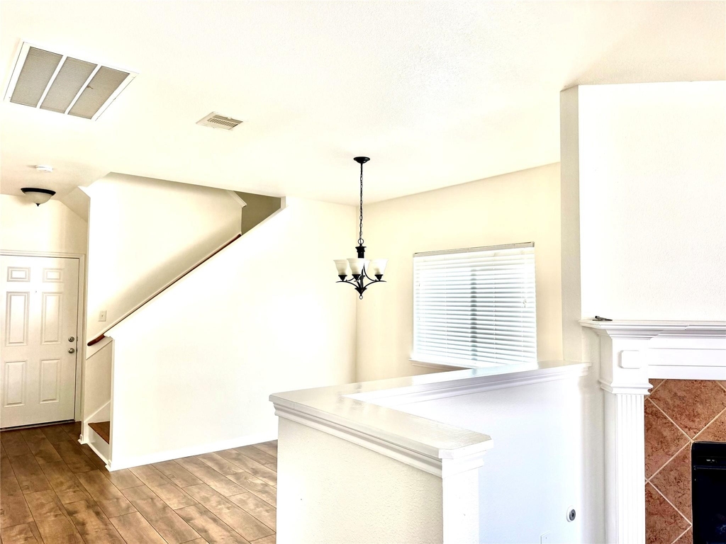 20706 Settlers Lake Circle N - Photo 7