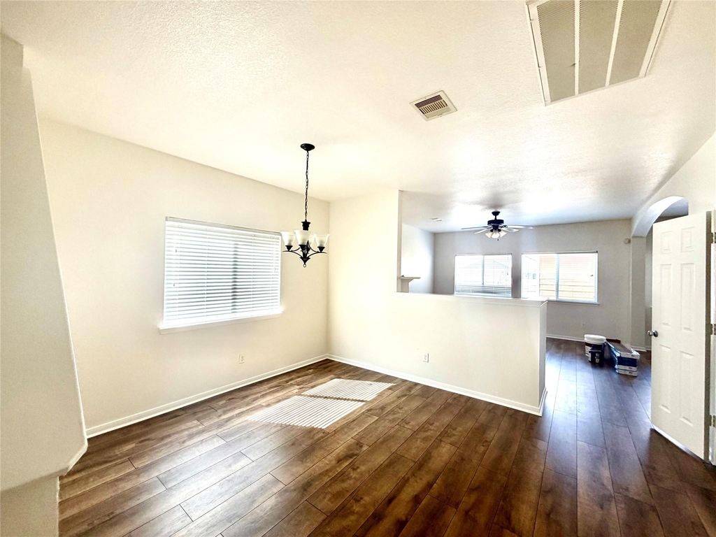20706 Settlers Lake Circle N - Photo 2