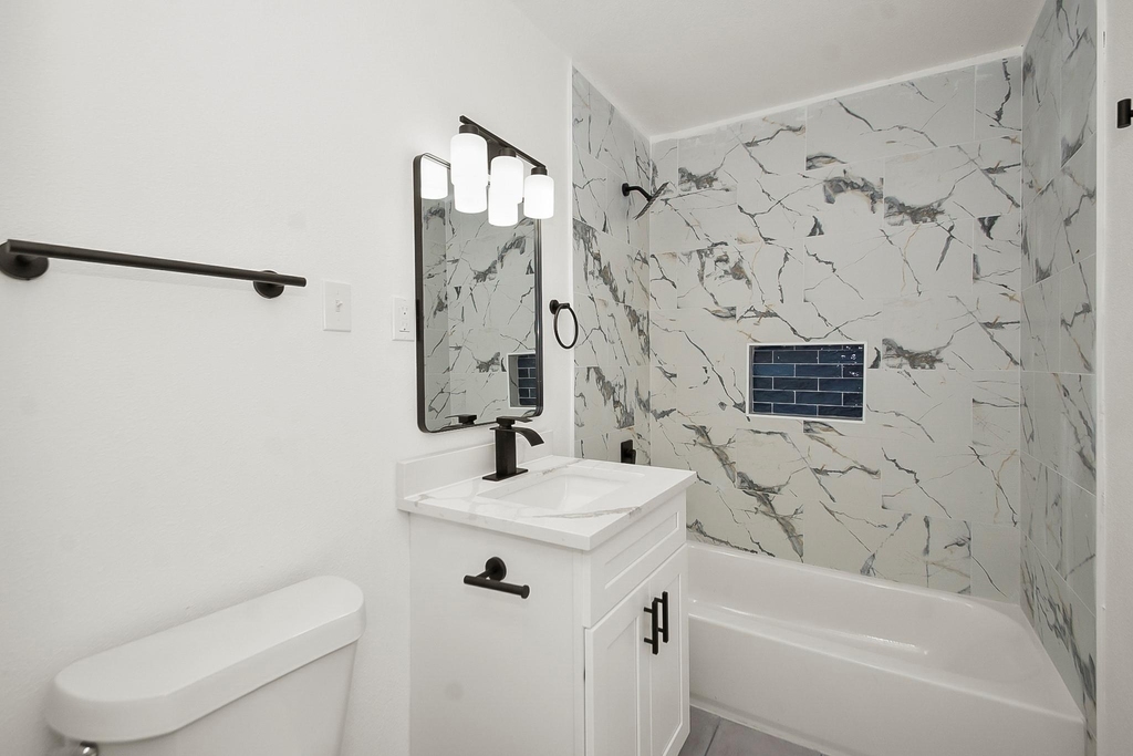 2508 N Houston Drive - Photo 8