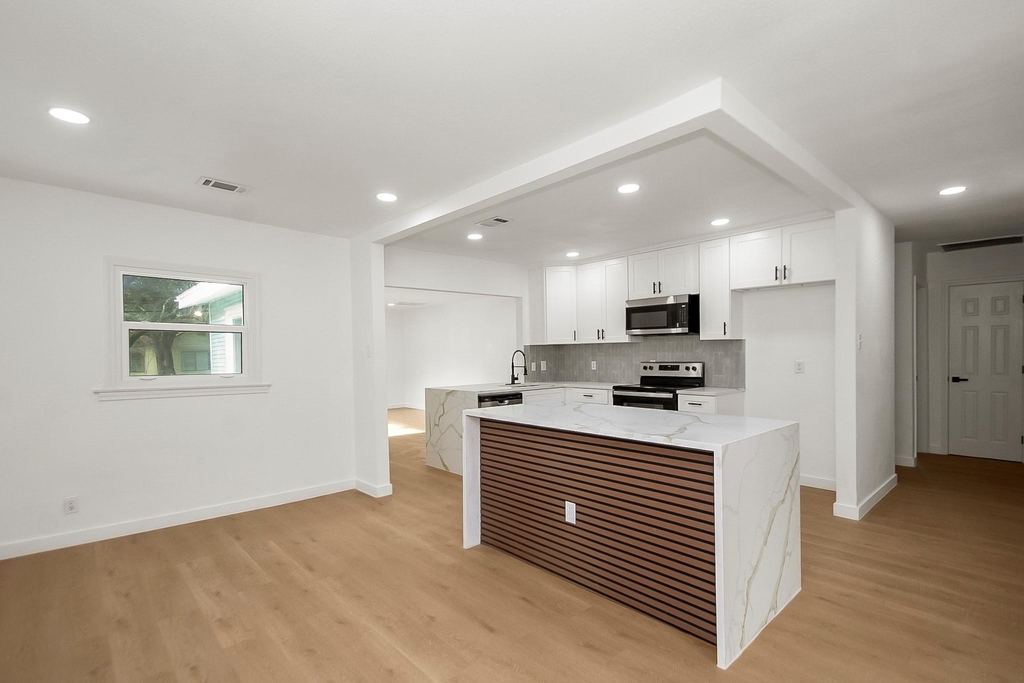 2508 N Houston Drive - Photo 1