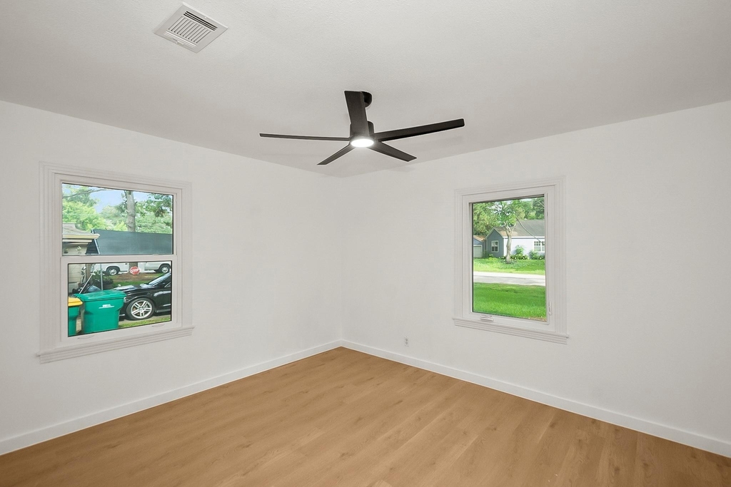 2508 N Houston Drive - Photo 10