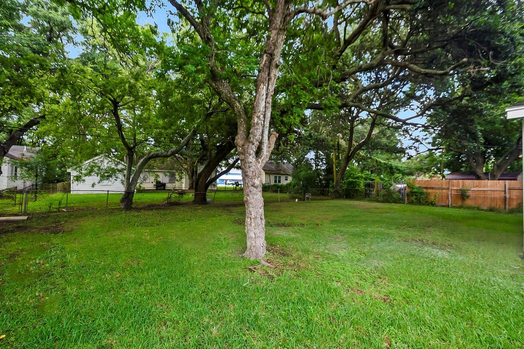 2508 N Houston Drive - Photo 11