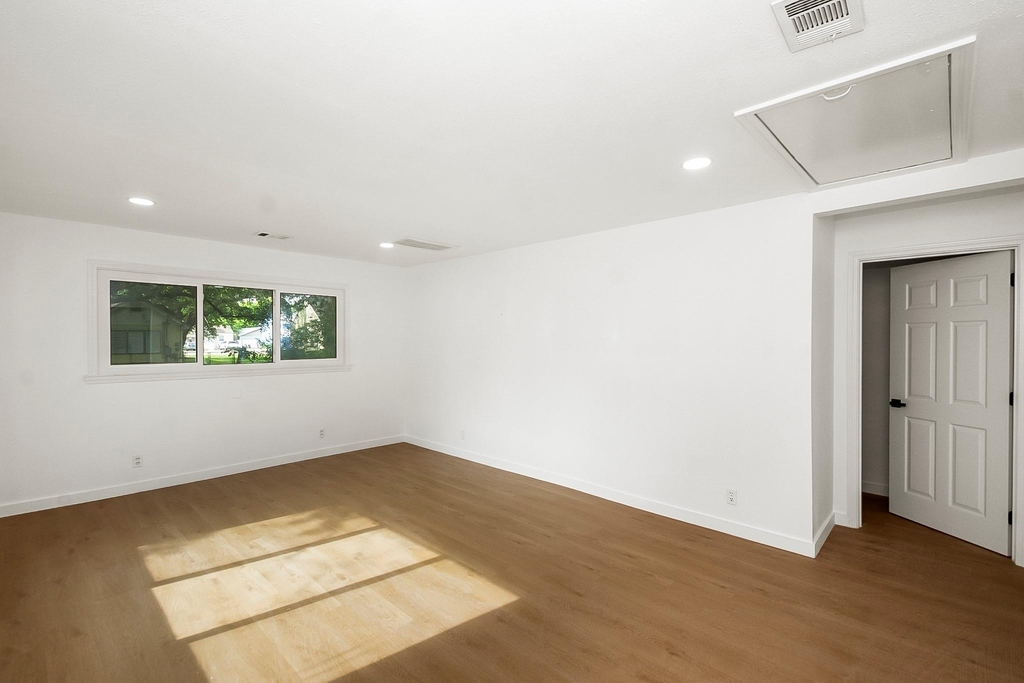 2508 N Houston Drive - Photo 4