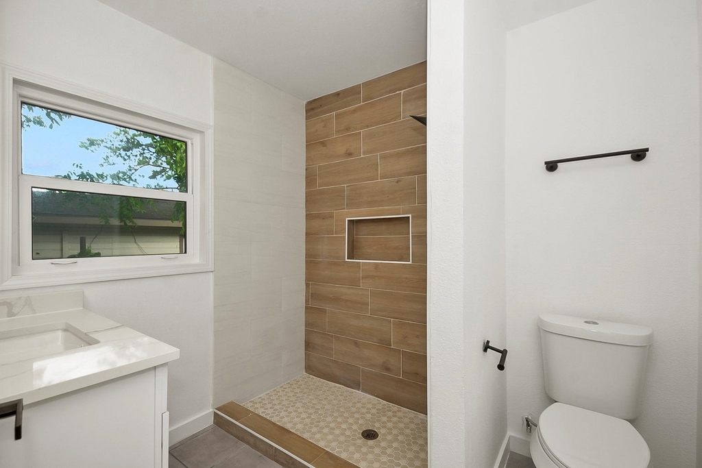 2508 N Houston Drive - Photo 6