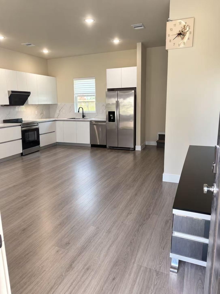 6702 Metro Boulevard - Photo 2