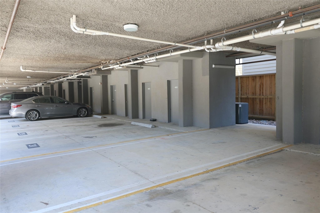 2401 Crawford Street - Photo 11