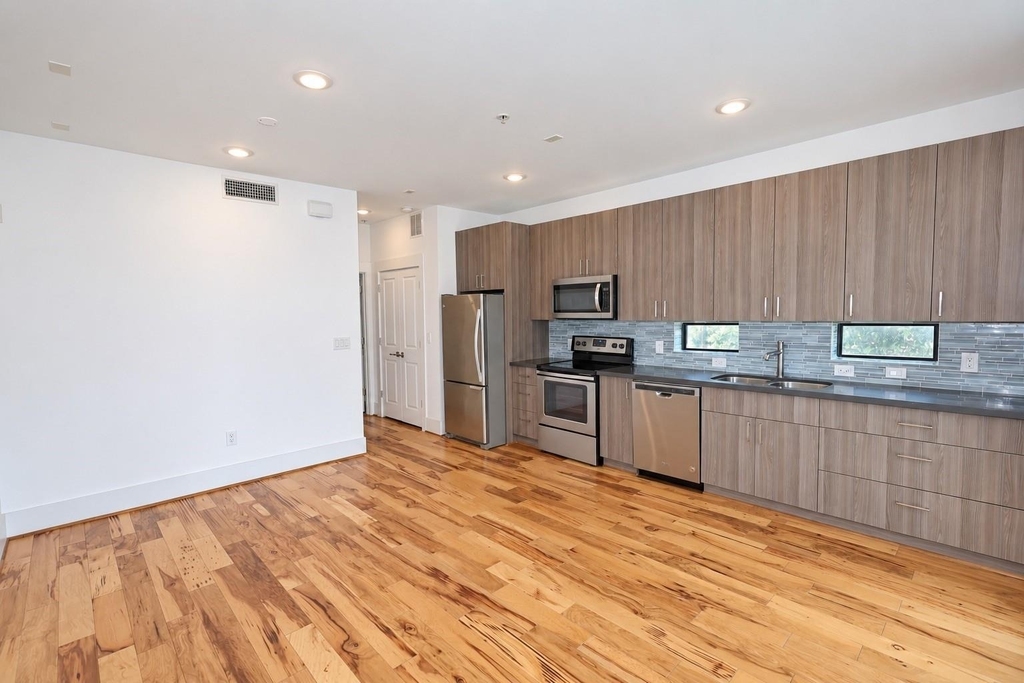 2401 Crawford Street - Photo 1