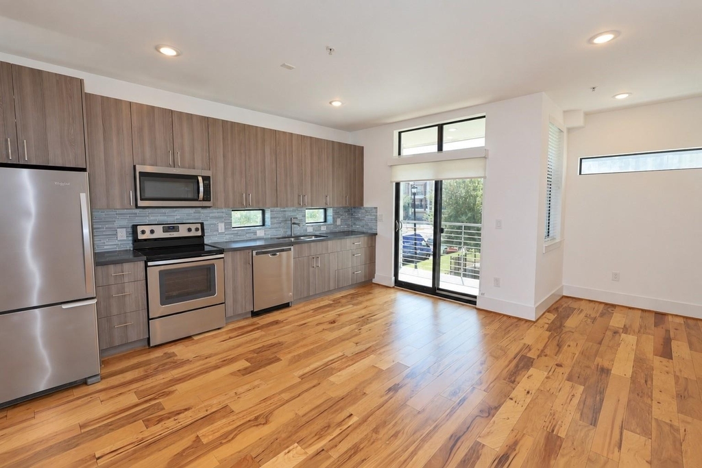 2401 Crawford Street - Photo 4