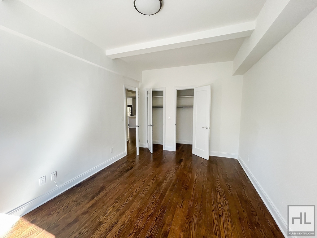 West 68 Street - Photo 2