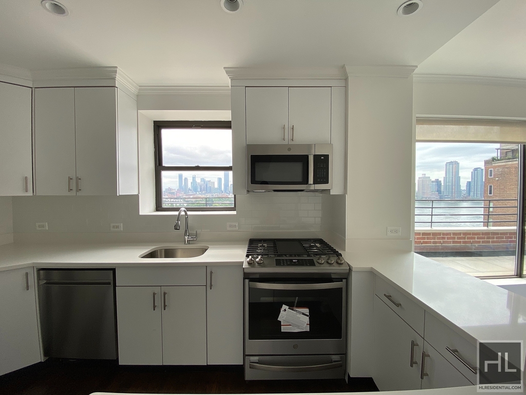 Beekman Place - Photo 2