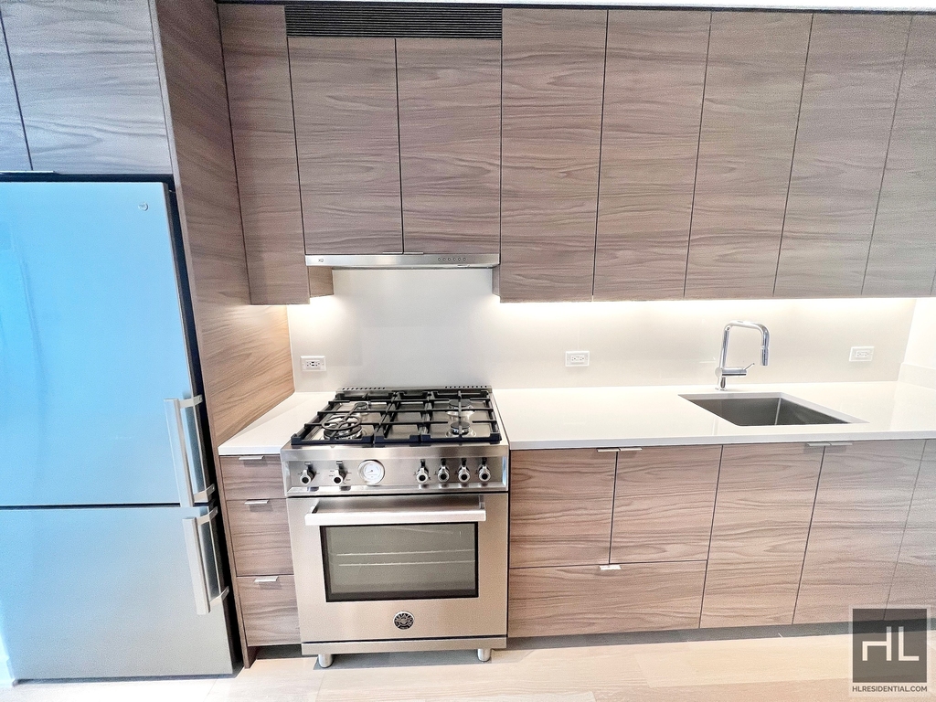 West 38th Street - Photo 1