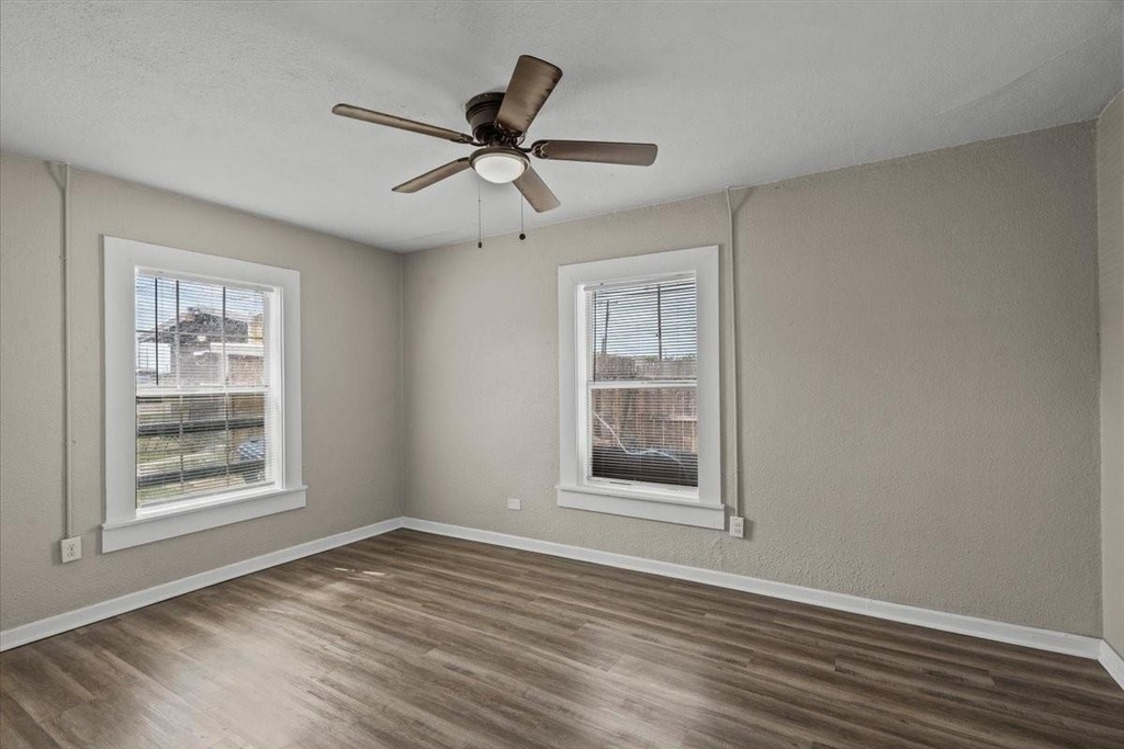 900 3rd Avenue - Photo 12