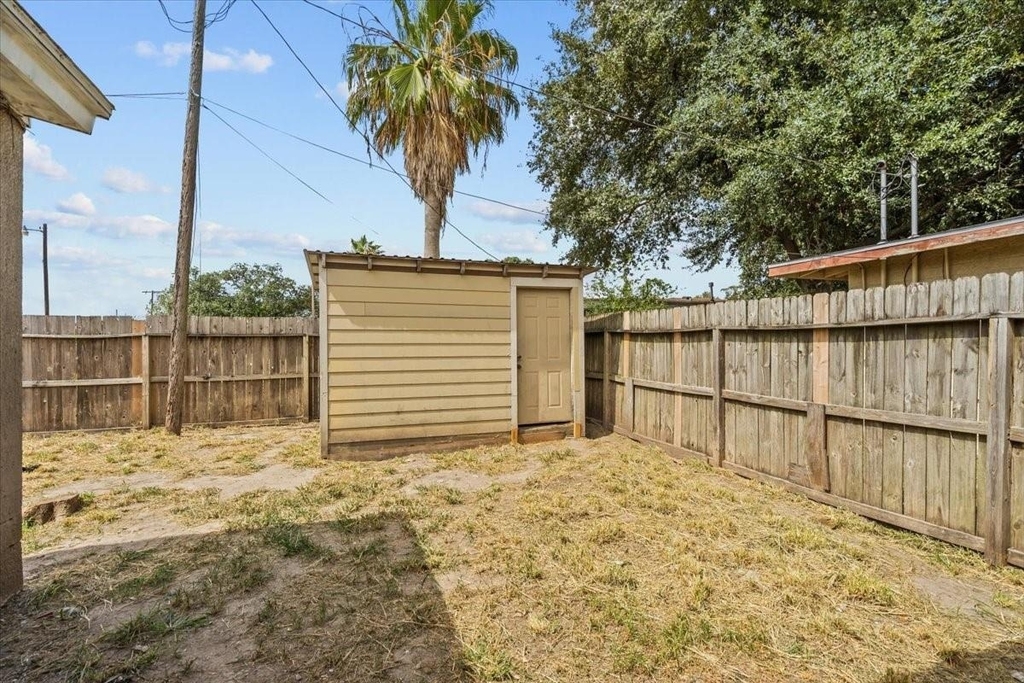 900 3rd Avenue - Photo 15