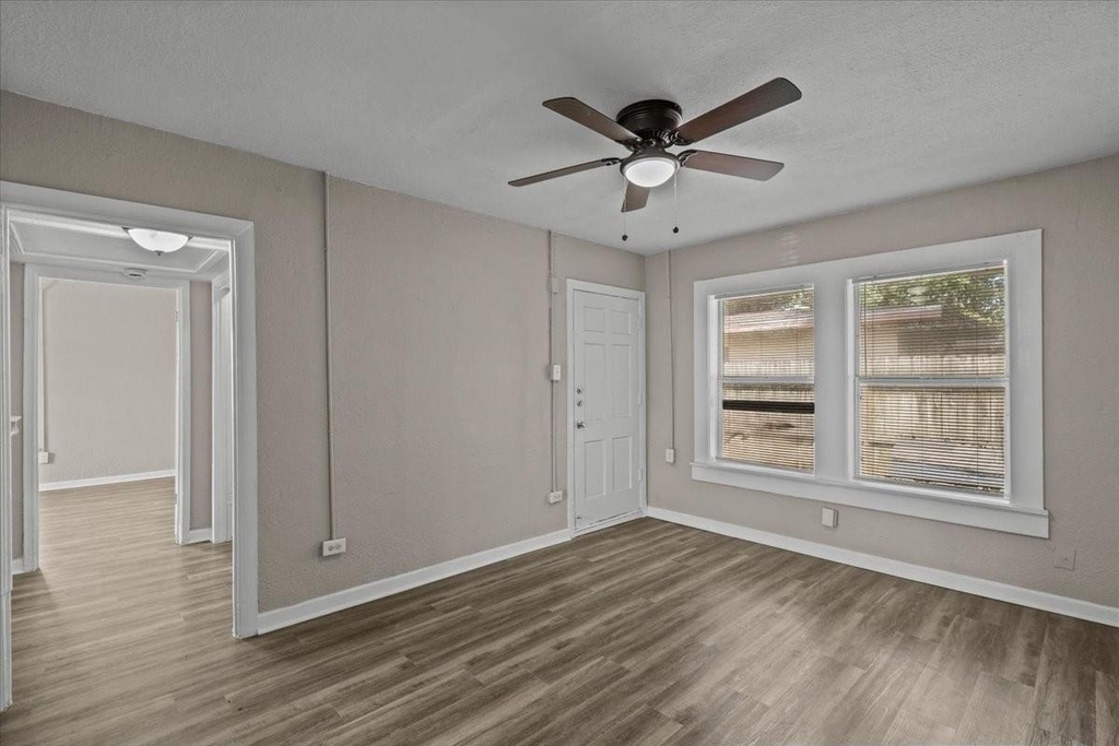 900 3rd Avenue - Photo 7