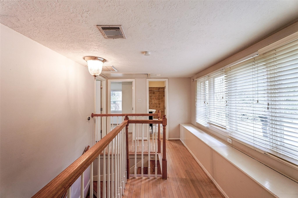 3827 Drake Street - Photo 14