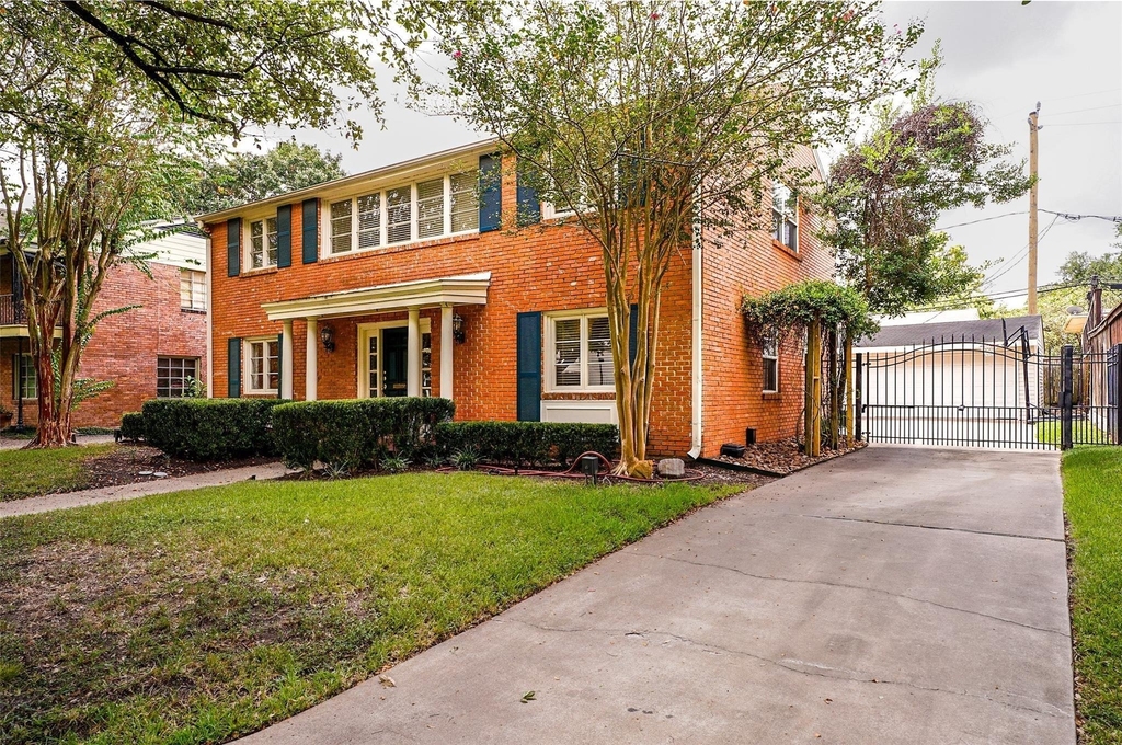 3827 Drake Street - Photo 1