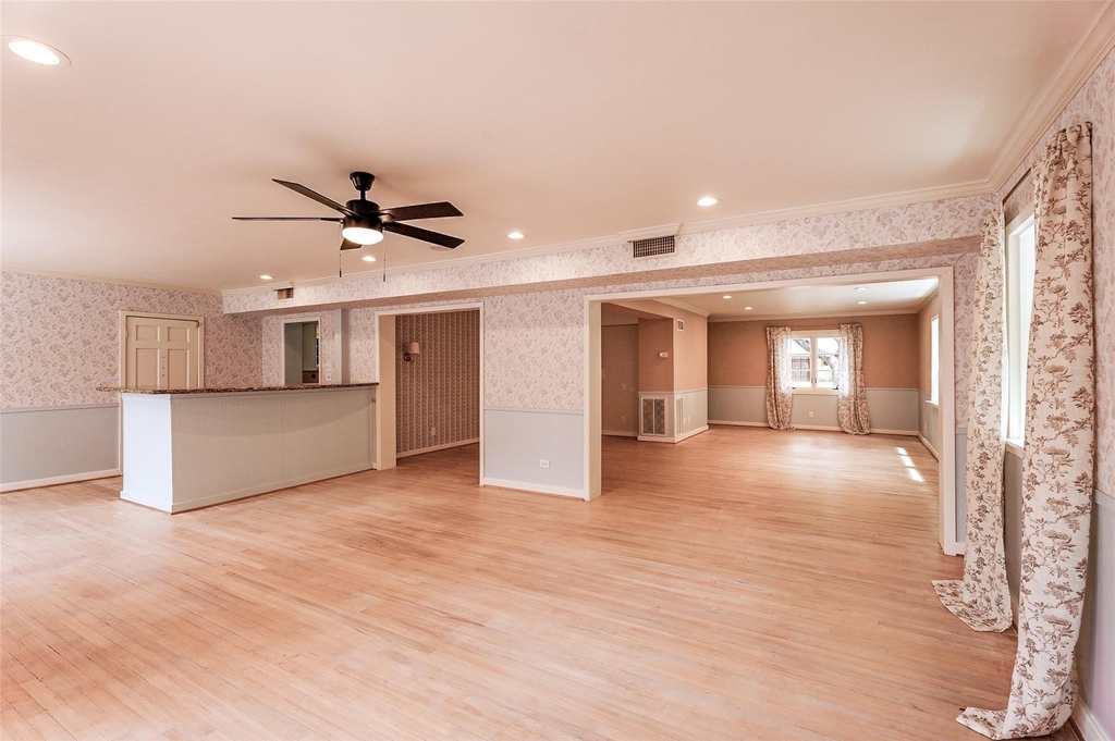 3827 Drake Street - Photo 4