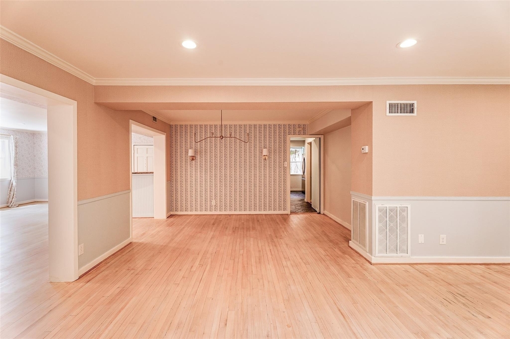 3827 Drake Street - Photo 3