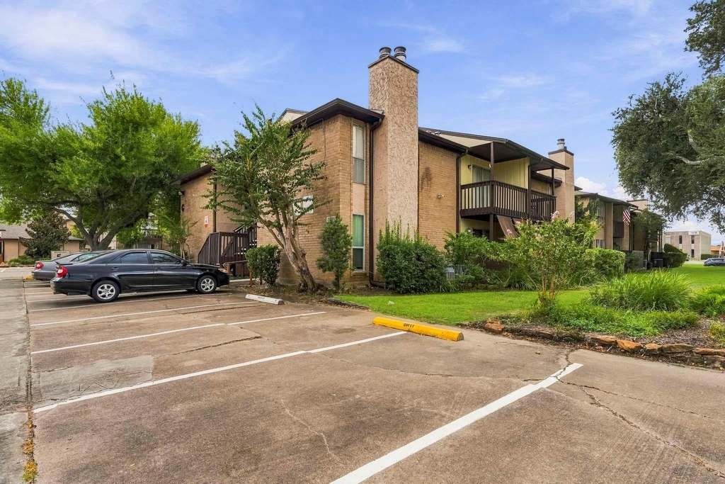 1500 Bay Area Boulevard - Photo 20