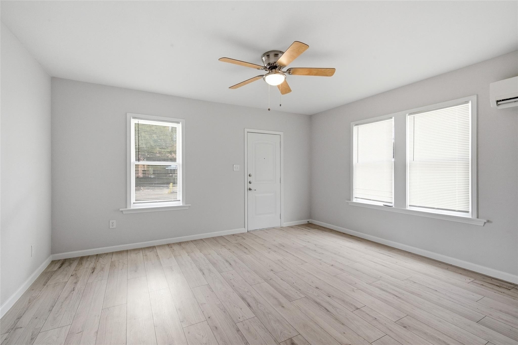 1008 Studewood Street - Photo 3