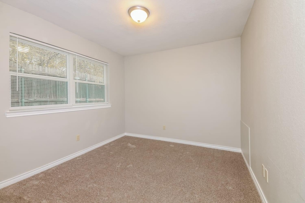 506 Bryan Court - Photo 10