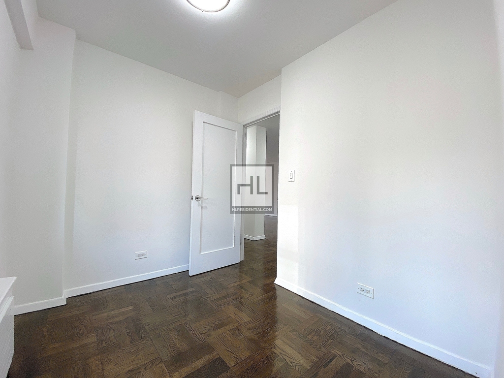 East 35th Street - Photo 5